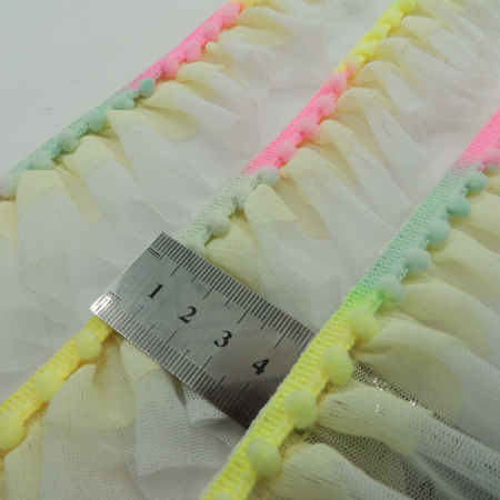 تصویر  تور پلیسه پوم پوم ریز رنگی