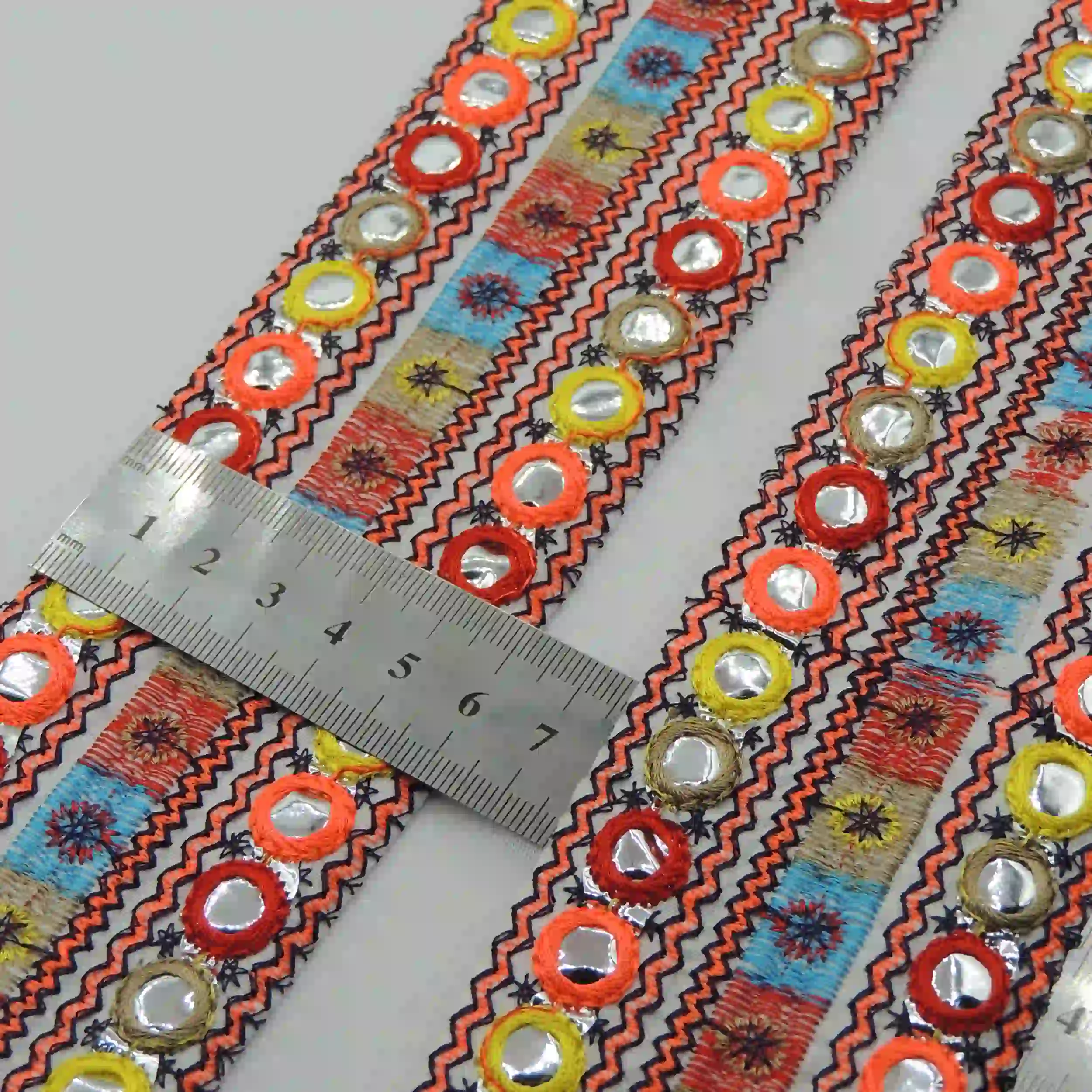 تصویر نوار سنتی آینه کاری رنگی