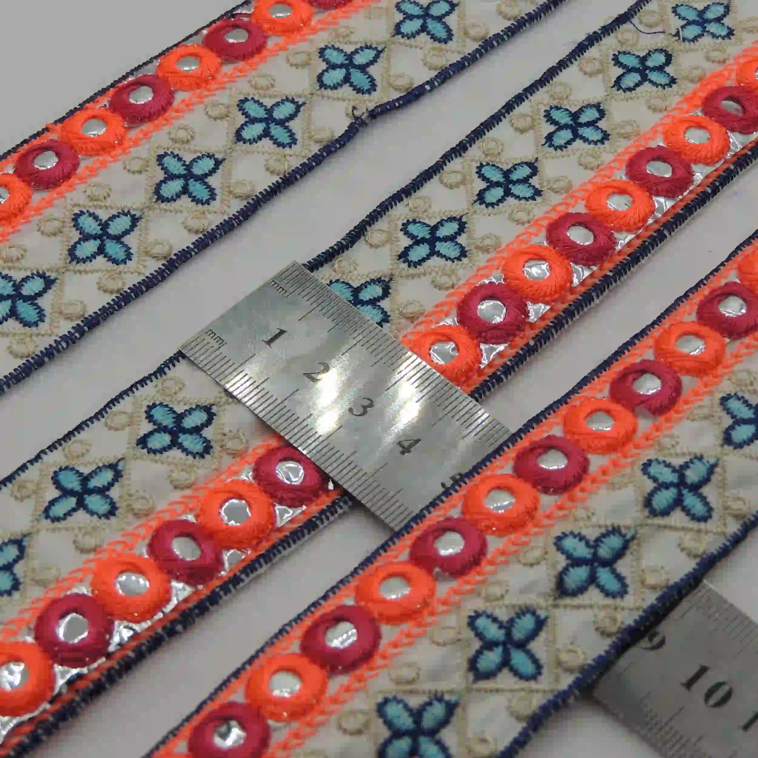 تصویر نوار سنتی آینه گلدار کرم