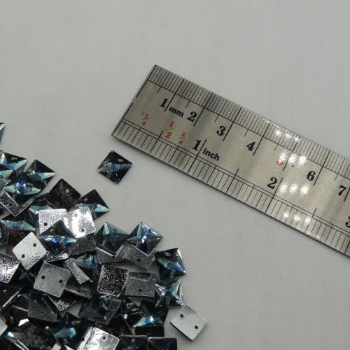 تصویر سنگ دوختنی رزینی مربع برجسته سایز دو 