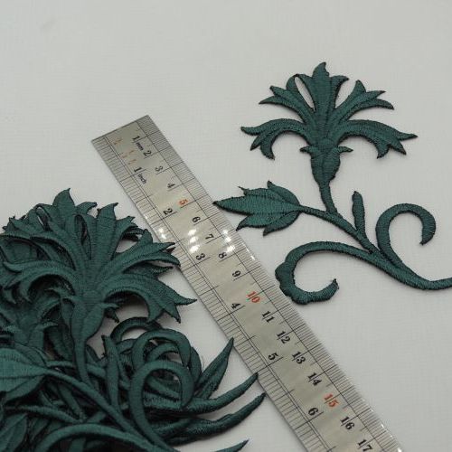 پنل گلدوزی سنتی برگ