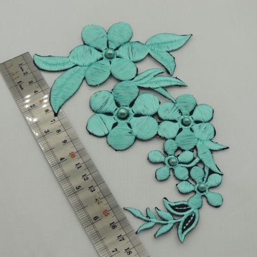 پنل گل برجسته لباس سنتی