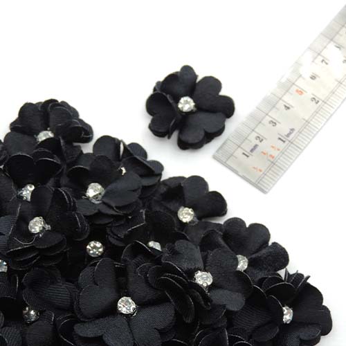 تصویر گل پارچه‌ای برجسته نگین پایه‌ دی