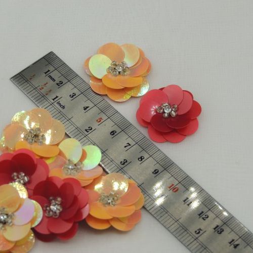 گل تزئینی لباس پولکی دو رنگ