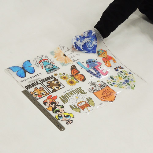 برچسب اتویی نیم متری مدل بچگانه