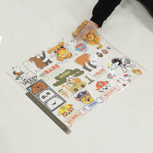 تصویر برچسب اتویی نیم متری مدل بچگانه