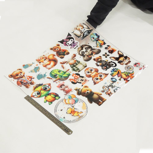 تصویر برچسب اتویی نیم متری مدل بچگانه