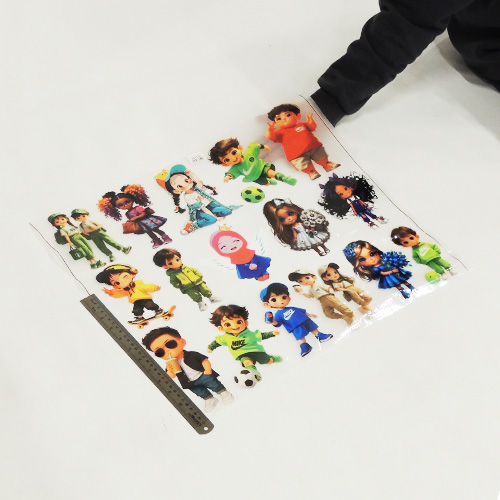 تصویر برچسب اتویی نیم متری مدل بچگانه