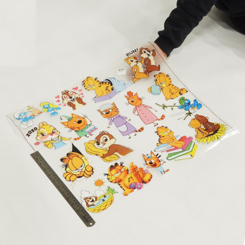 تصویر برچسب اتویی نیم متری مدل انیمیشن بچگانه