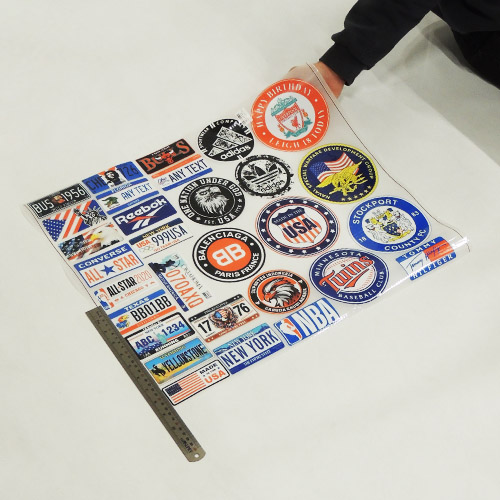 تصویر برچسب اتویی نیم متری مدل لوگو