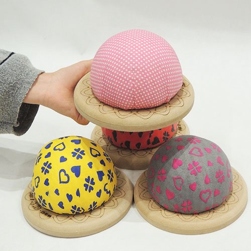 تصویر ژانت کاپ و کلاه گرد