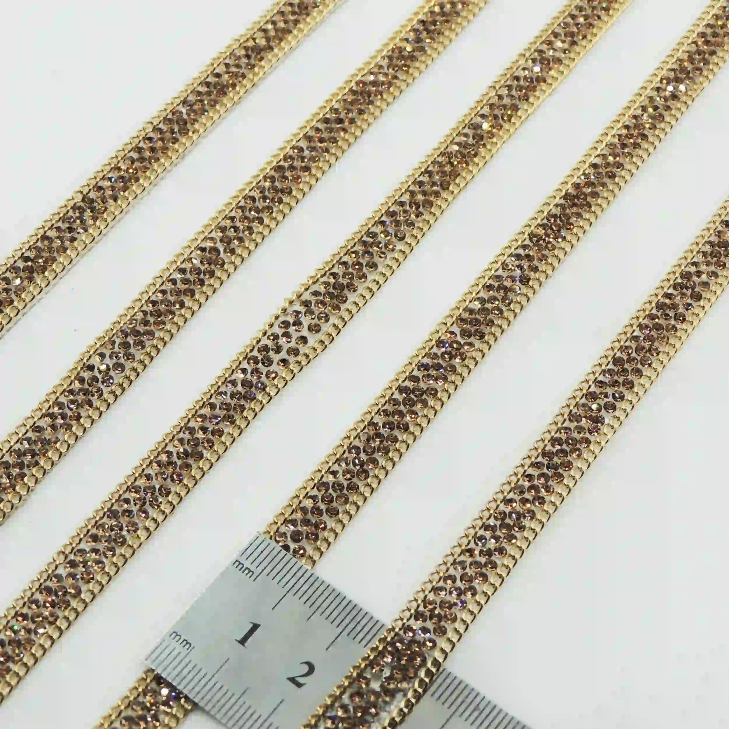 تصویر نوار لواشکی نگین و زنجیر